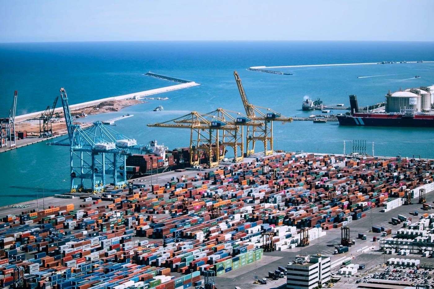 Cảng container nhìn từ trên cao